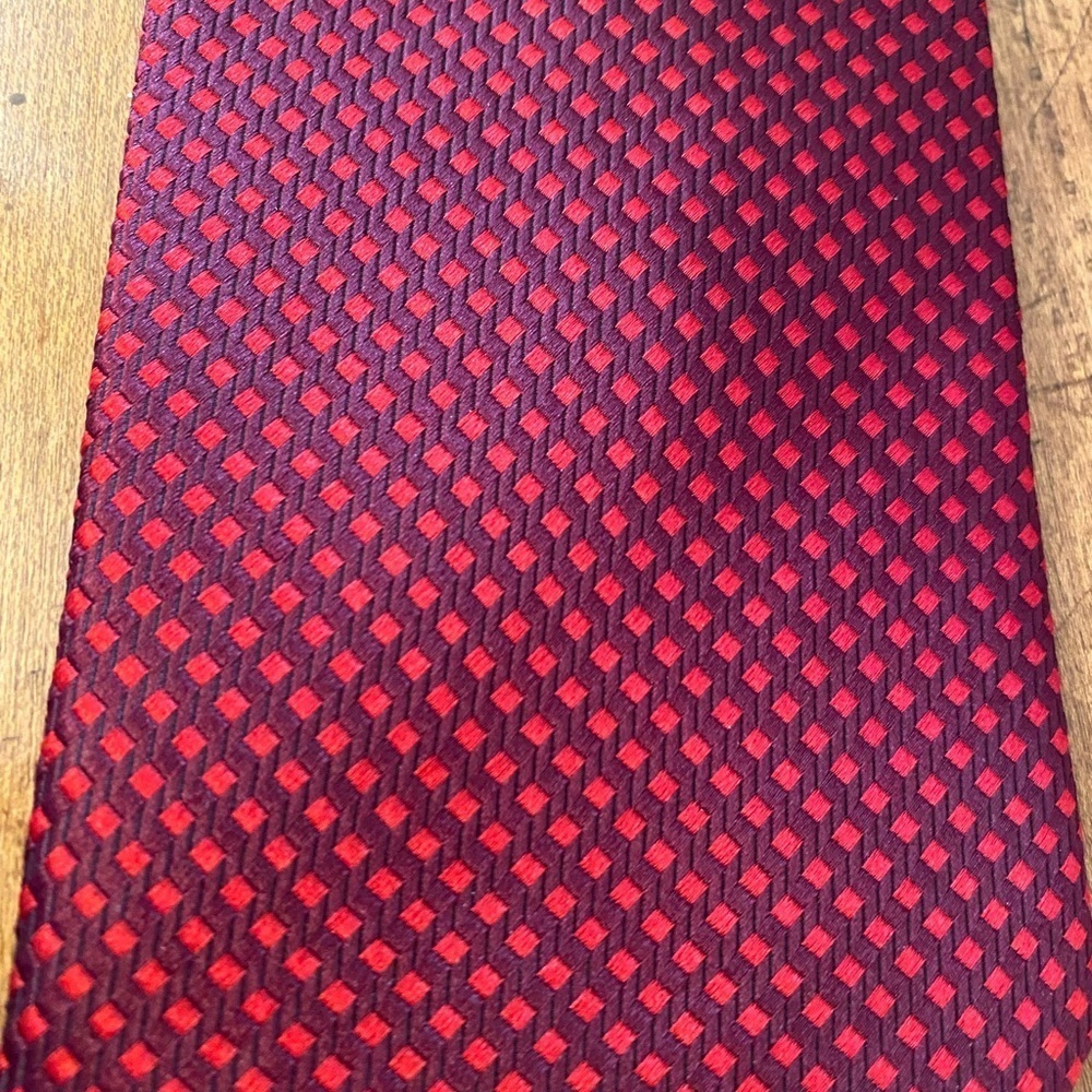 Armanno Uomo Mens Red Silk Geometric Necktie Tie 58”